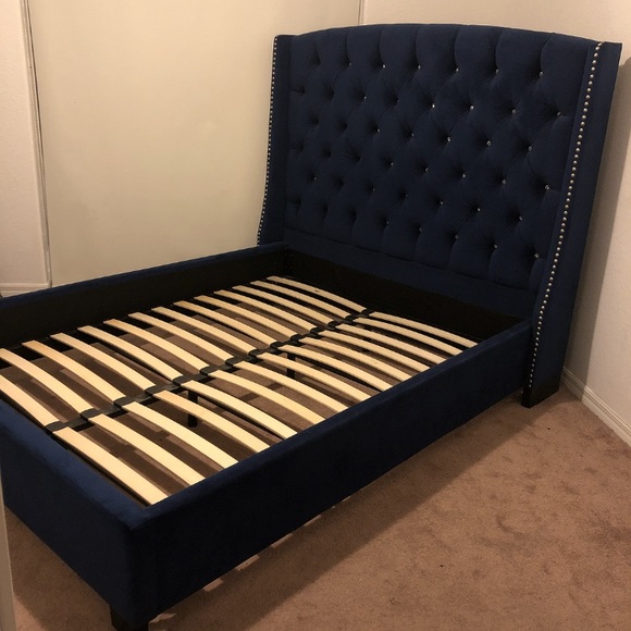 Majestic Blue Queen Platform Bed - Picture 7 of 8